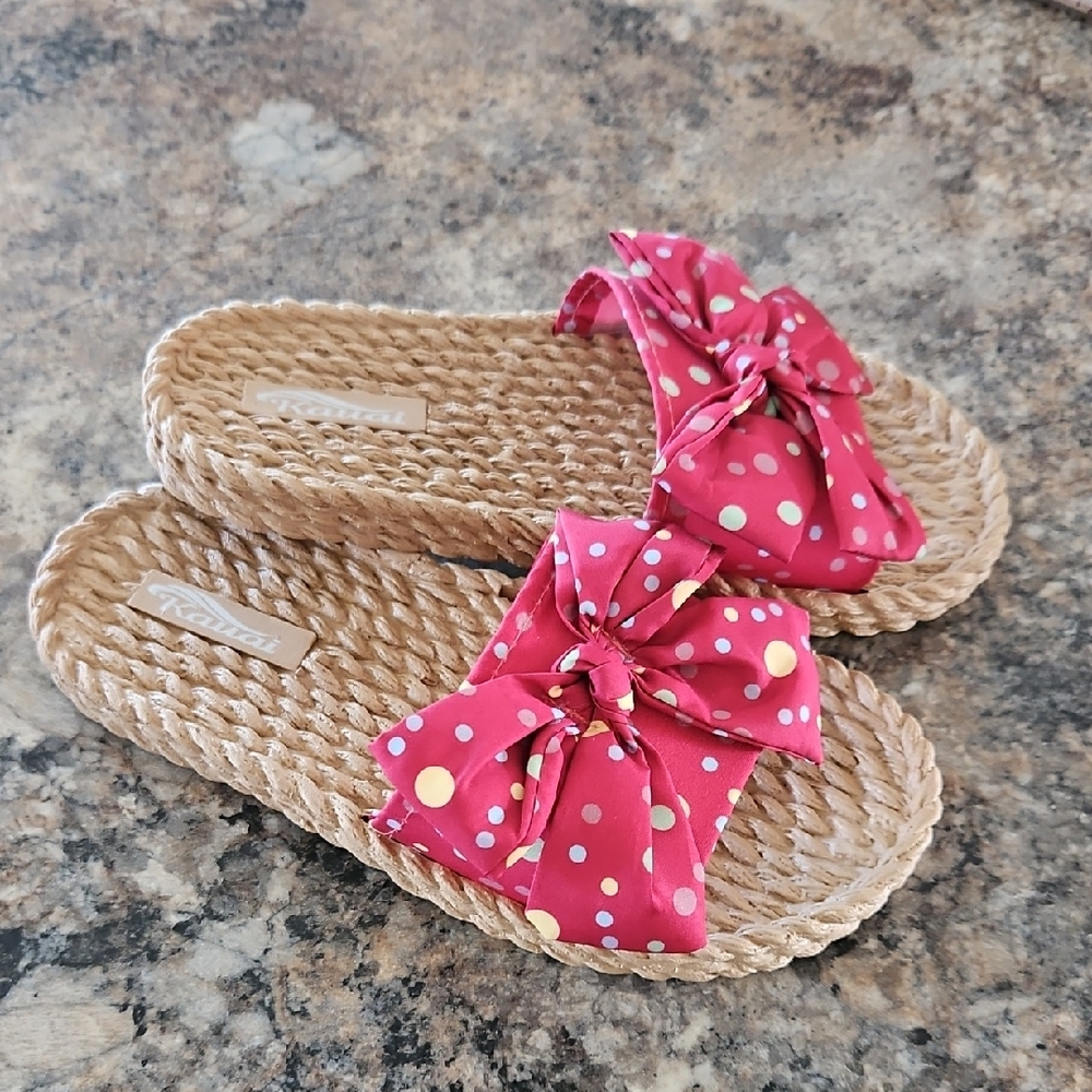 Kauai Size 6 US (36 EU) Red Polka‎ Dot Bow Sandals